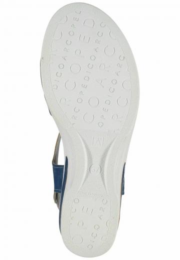 Босоножки на танкетке