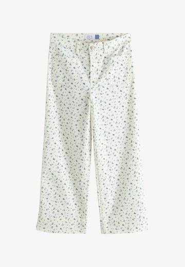 Короткие джинсы