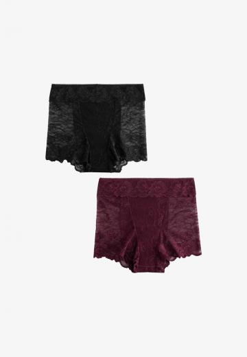 Трусы на бедрах