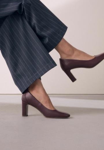 Туфли с высоким носом