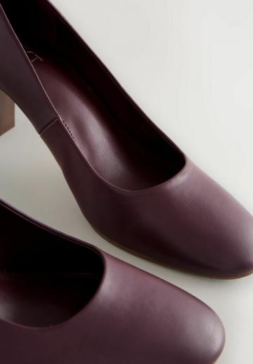 Туфли с высоким носом