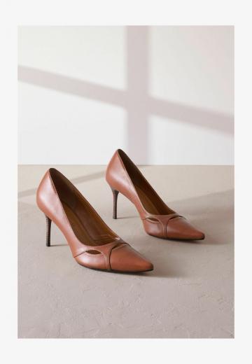 Туфли на высоком каблуке