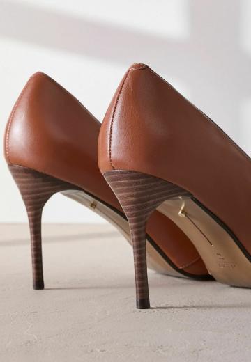 Туфли на высоком каблуке