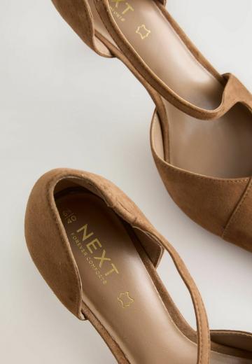 Туфли с ремешком