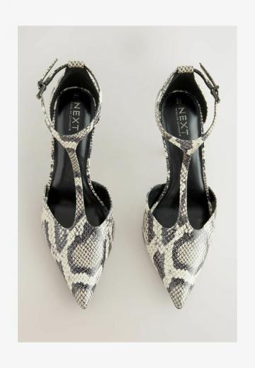 Туфли с ремешком