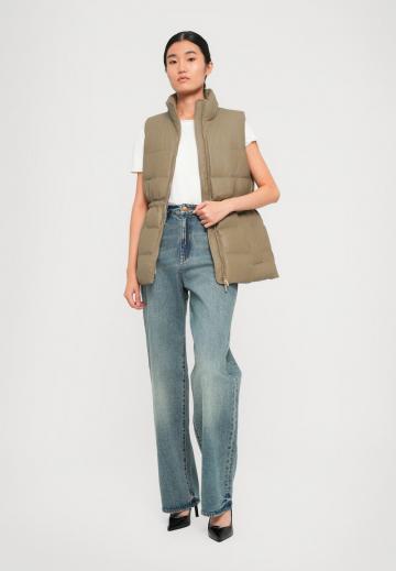 Свободные джинсы