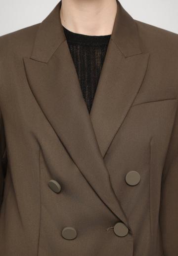 Блейзер с накладными карманами