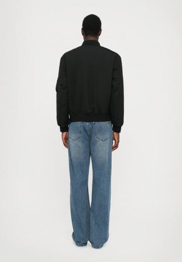 Куртка бомбер