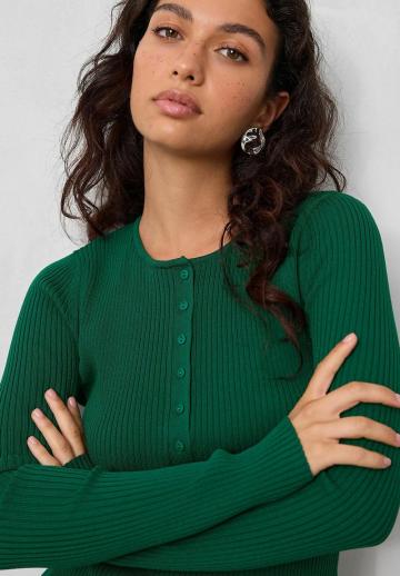 Пуловер в полоску