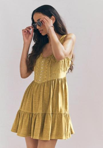 Короткое платье