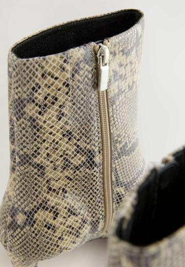 Широкие сапоги