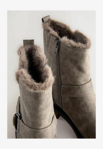 Широкие сапоги