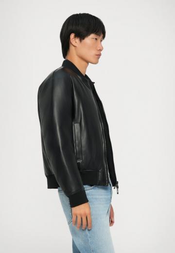 Куртка бомбер