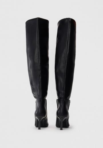 Высокие сапоги