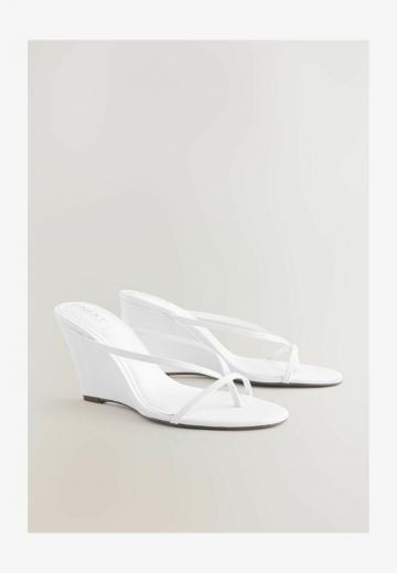 Босоножки на танкетке