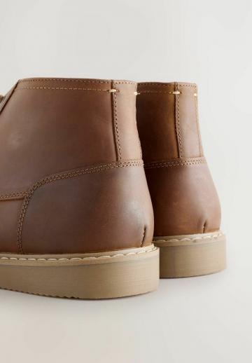 Ботинки на шнуровке