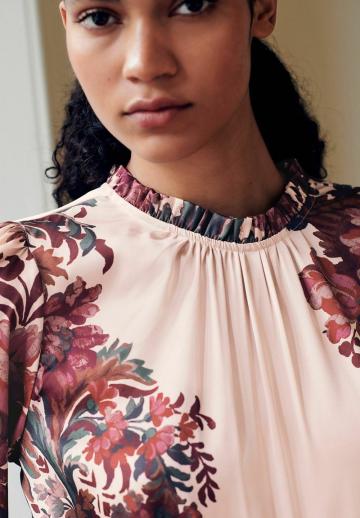 Атласная блузка