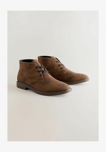 Ботинки на шнуровке