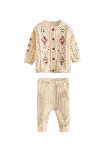 Вязаная кофта