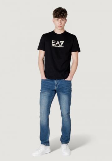 Узкие джинсы