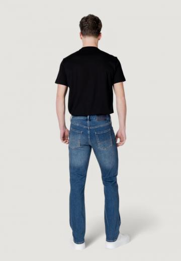 Узкие джинсы