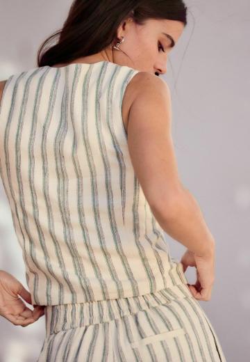 Джинсовая жилетка