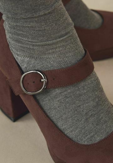 Туфли с высоким носом