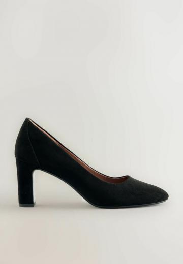 Туфли с высоким носом