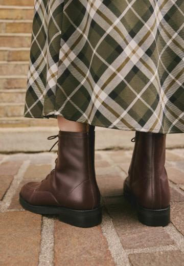 Ботинки на шнуровке