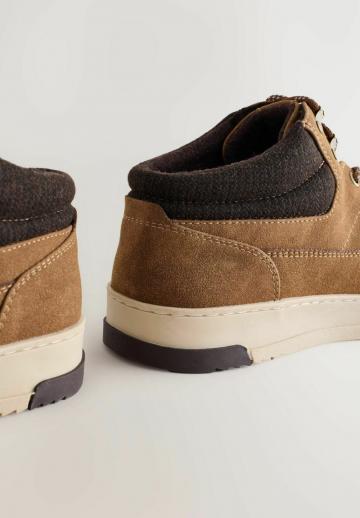 Ботинки на шнуровке