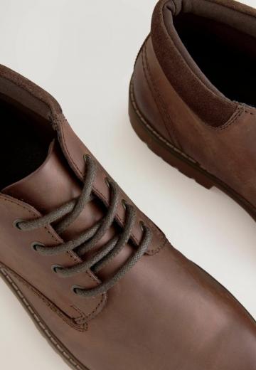 Ботинки на шнуровке