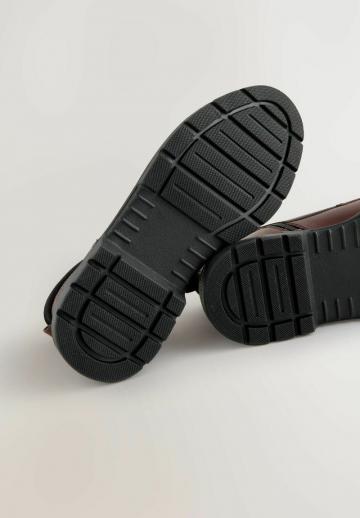 Ботинки на шнуровке