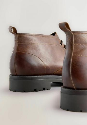 Ботинки на шнуровке