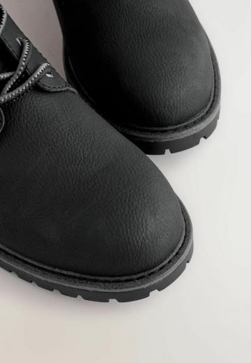 Ботинки на шнуровке