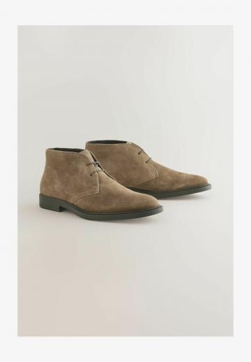 Ботинки на шнуровке