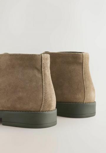 Ботинки на шнуровке