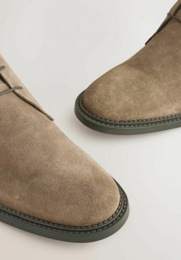 Ботинки на шнуровке