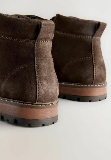 Ботинки на шнуровке