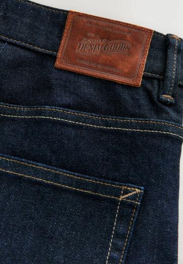 Прямые джинсы