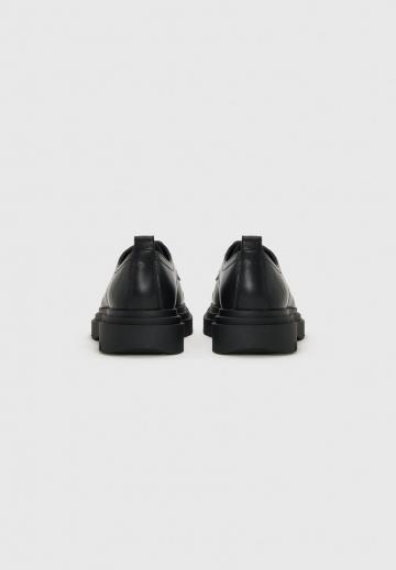 Ботинки на шнуровке