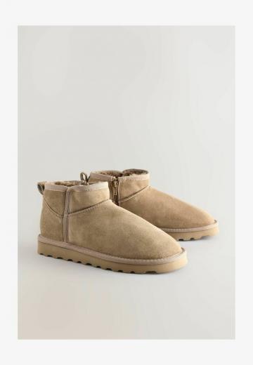 Широкие сапоги