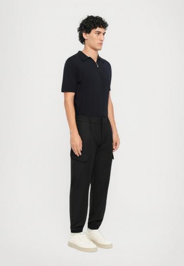 Брюки с накладными карманами