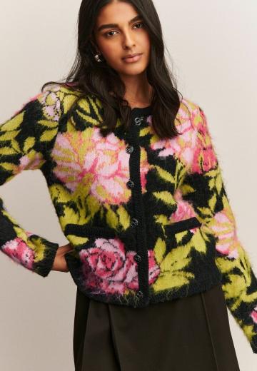 Жаккардовая вязаная кофта