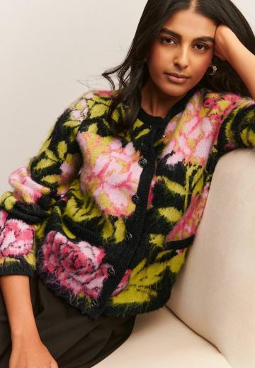 Жаккардовая вязаная кофта