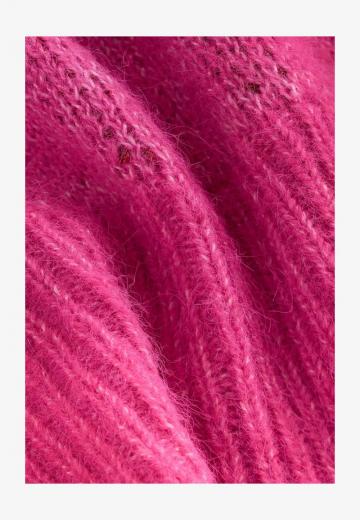 Пуловер с вырезом V