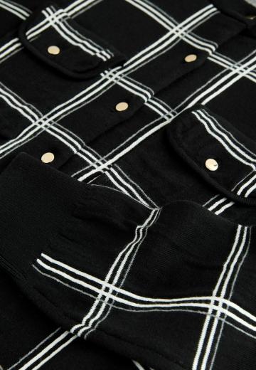 Куртка с накладнымит карманами