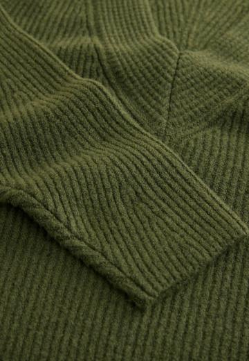 Вязаное платье