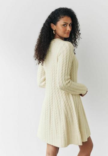 Вязаное платье