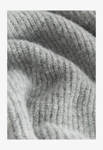 Вязаное платье