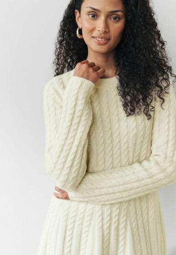 Вязаное платье